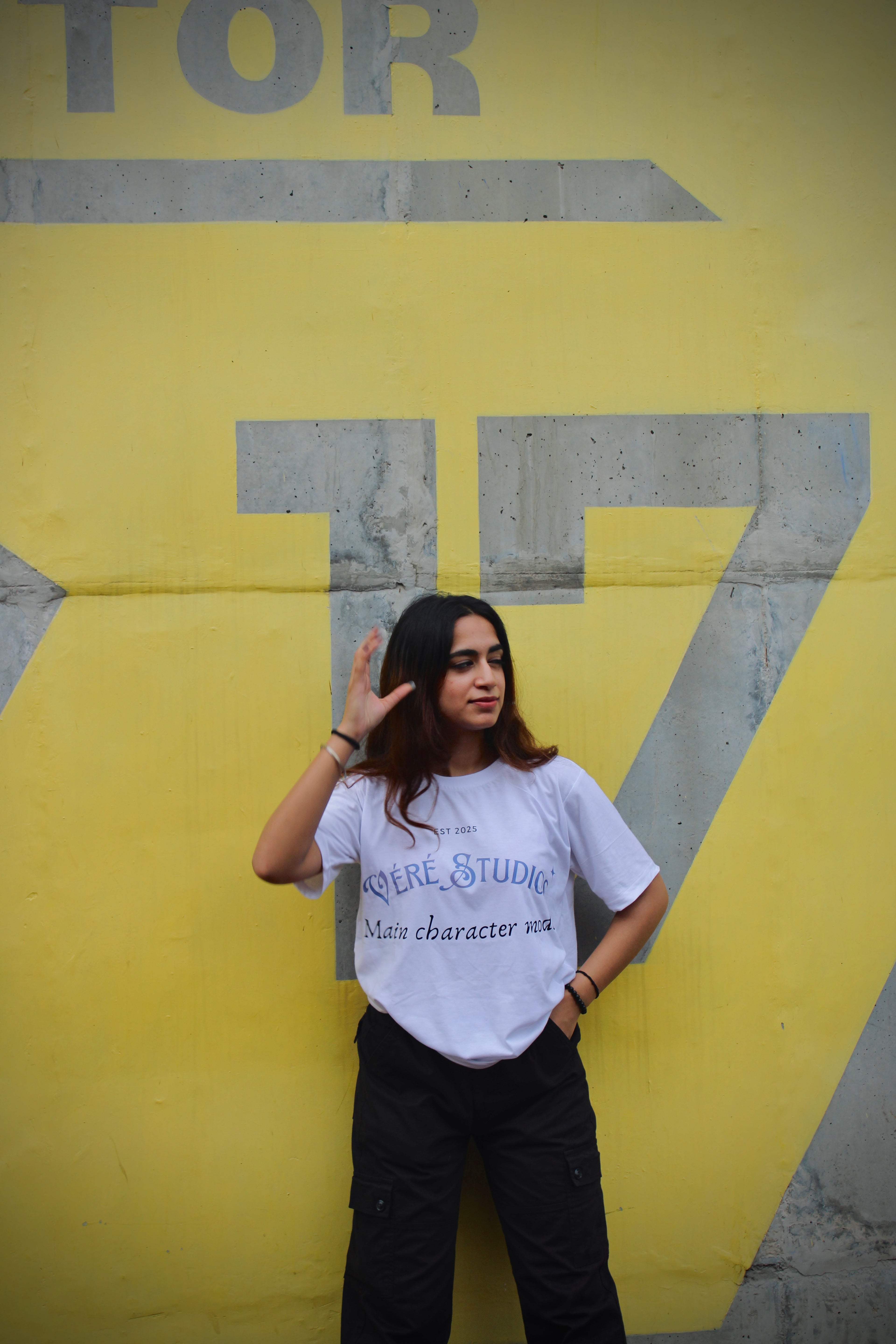 VERE STUDIOS T-SHIRT